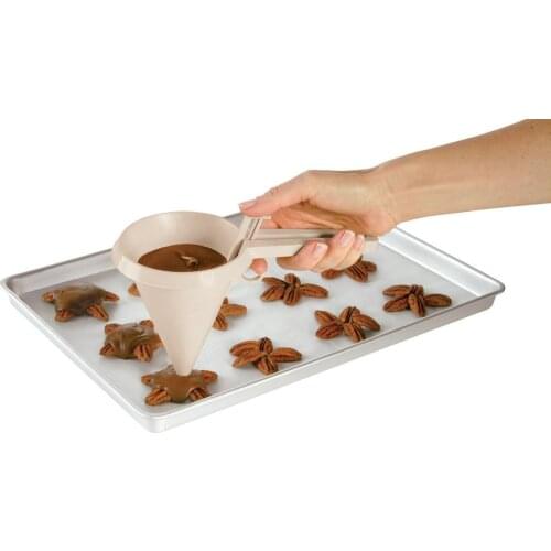 HOT DIY Convenient Chocolate Candy Icing Funnel Mold Kitchen Adjustable Frosting Pancake Cream Batter Dispenser Cake Tool Baking