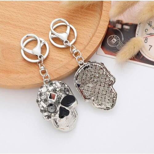Car Keychains Accessories Lovers skull Bags Pendant Genuine Imitate skull Girl Car Pendant skull Gifts