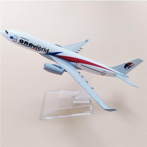 16CM 1:400 Scale Airplanes Malaysia Airlines One World A330 plane Model Metal Diecast Aircraft Collectible Display toys