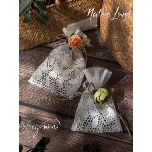 Luxury white pure gift pouches wedding party faovors candy boxes with flower tags burlap decor jewelery packaging pouches decor