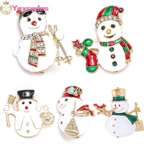 Various Christmas Snowman Brooches Christmas Party Ecoration Brooch Pin Ornaments Snowman Baby Holiday Atmosphere Gifts