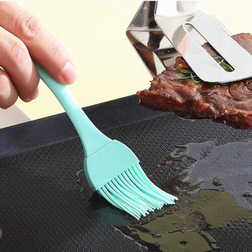 1PC Silicone Basting Pastry Brush Oil Brushes for Cake Bread Butter Baking Tools Kitchen Safety BBQ Brush