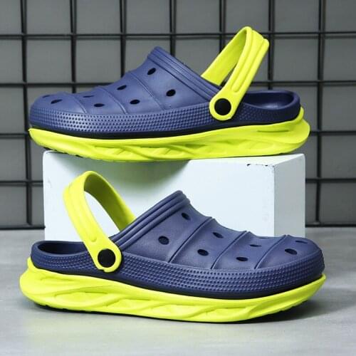 New Summer Mens Sandals Fashion Blade Clogs Mans Slippers Massage Non-slip Sole Male Slide Garden Beach Water Sandals for Men