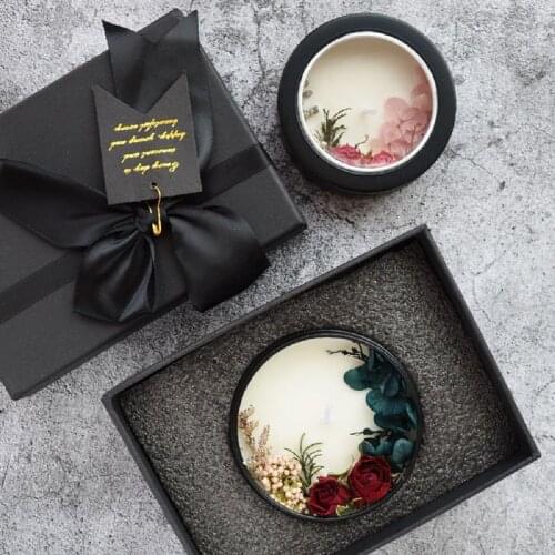 Dried flower scented candle gift box, immortal flower scented handmade floral candle, paraffin candle, hand gift box
