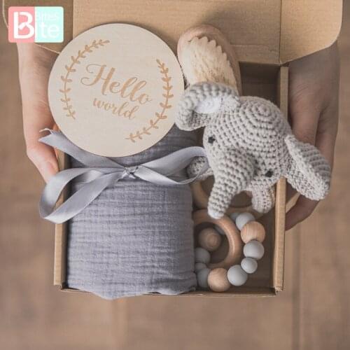 Baby Towel Newborn Bath Toy Set Gifts Box Double Sided Cotton Blanket Wooden Rattle Bracelet Crochet Toys Baby Bath Gift Product