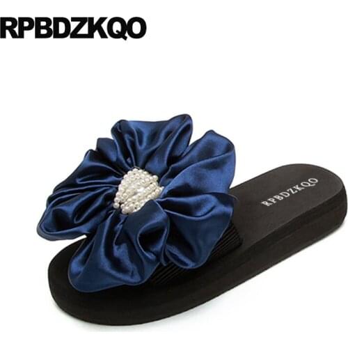 Cute Cheap Blue Embellished Kawaii Slip On Pink Shoes Flatform Slides Women Sandals 2021 Summer Pearl Designer Slippers Flower