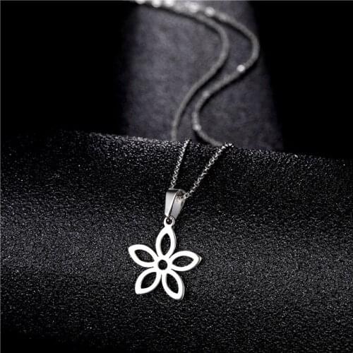 Stainless Steel Minimalist Jewelry New Simple Korea Style Flower Necklace Flower Pendant Choker