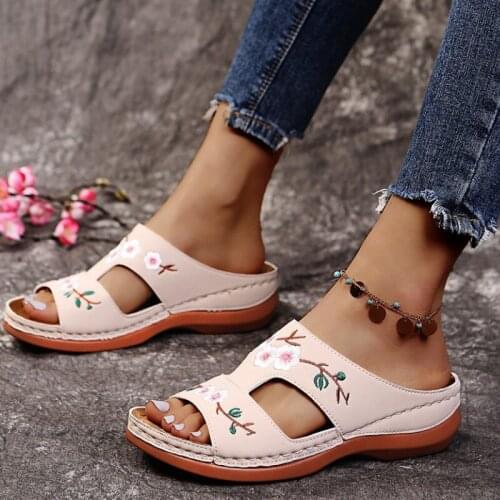 2021 Summer Fashion Sandals Shoes Women Embroidery Summer Sandals Slipper Outdoor Flip-flops Beach Shoes Female Slippers WSH3932
