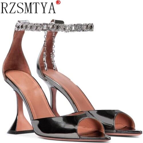 2021 Summer Thin High Heels Womens Shoes Fashion Sexy Metal Decoratio Cross-Tied Retro Patchwork Head Peep Toe Sandals