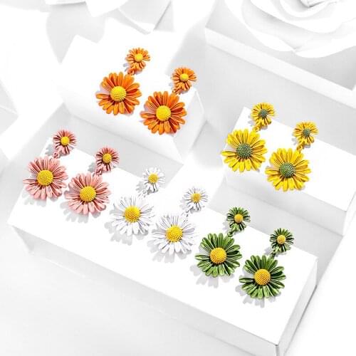 2020 Wholesale Flower Net Red Elegant Earrings Women 2020 New Trendy Little Daisy Fresh Earrings Korean Earrings