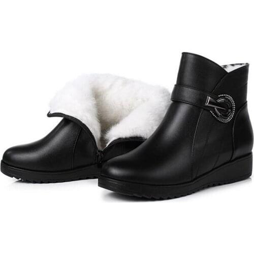 2020 New Winter Snow Boots Fashion Rhinestone Genuine Leather Shoes Woman Comfort plush / Wool Women Boots Warm Boots Plus Size