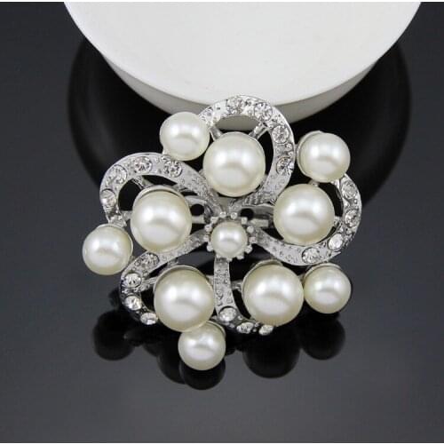 Upscale Fashion Round Big Simulated Pearl Flower Rhinestone Silver-color Brooches for Women Brooch Pins Jewelry