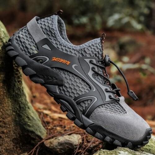 Summer Breathable Men Hiking Shoes Suede + Mesh Outdoor Men Sneakers Climbing Shoes Men Sport Shoes Quick-dry Water Shoes
