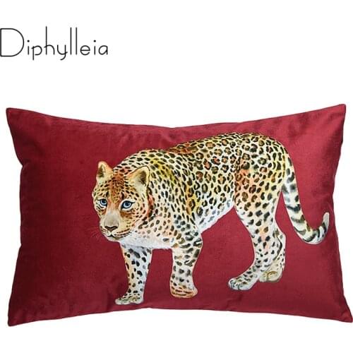 Diphylleia Modern Artistic Luxury Cushion Cover Decorative Pillow Case burgundy color Velvet leopard print Sofa Chair Coussin