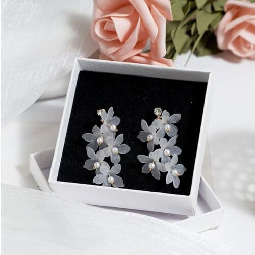 QiLuxy Fashion White Flower Long Dangle Earrings for Women Girls Korean Temperament Cute Drop Earrings Wedding Jewelry Gifts