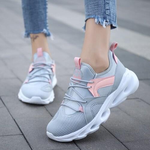 Sneakers Women Shoes 2020 Fashion Light Lover Casual Shoes White Basket Female Breathable Walking Men Chunky Sneakers Woman