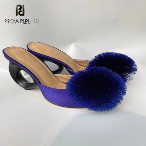 2021 Luxury Satin Slingbacks Runway Mules Lady Round Circle Strange High Heels Pompoms Open Toe Summer Sandals Women