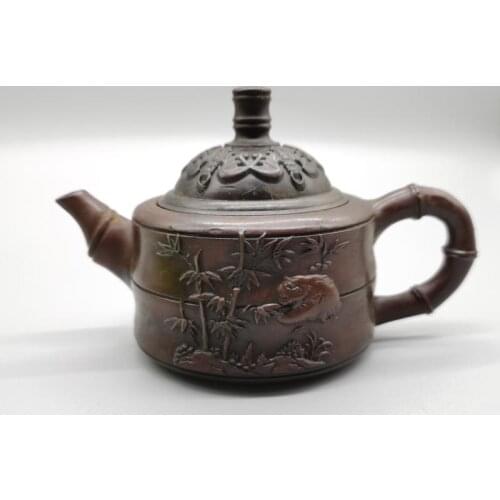 China Qing Dynasty Old decoration Red copper Panda and bamboo Slub statue pot Teapot metal handicraft wine pot 436 G