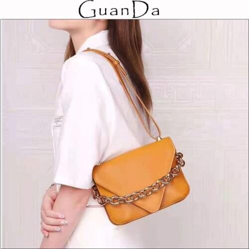 Fashion Chain Decoration Triangle Flap Lady Armpit Shoulder Bags New Branded Envelope Clutch Womens Shoulder Purses And Handbag