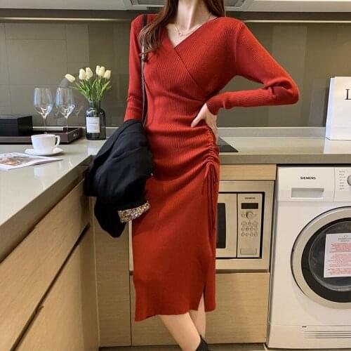 Long Sleeve Knitted Dress Womens Autumn And Winter New Fashion Tight Show Thin Temperament V-neck Skirt
