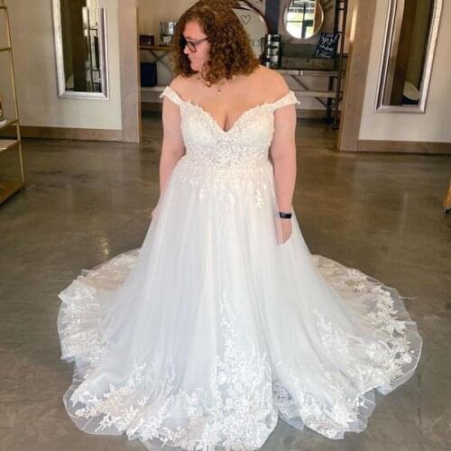 Plus Size Elegant Wedding Dress 2020 Lace Appliques Backless Tulle Court Train Off the Shoulder Bridal Gowns Boho Robe De Mariée