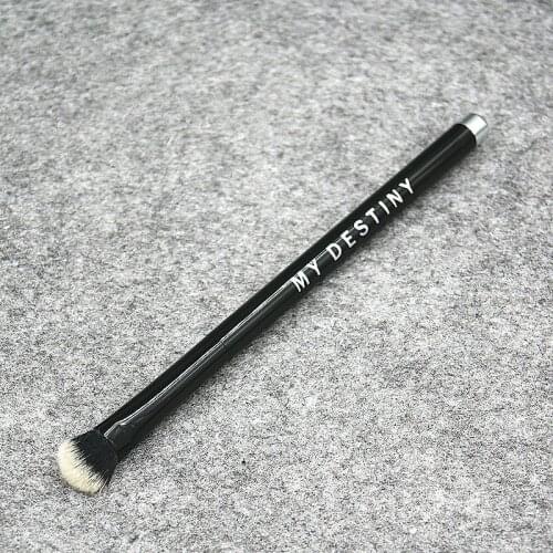 MJ Style Medium Eyeshadow Brush Metal Handle Smoky Eye Brush Concealer Brush Makeup Tools