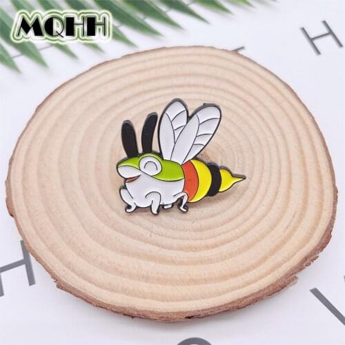 Creative Fun Animals Frogs Bees Enamel Pins Funny Alloy Brooches Custom Badges Clothes Bags Punk Accessories Women Jewelry Gifts