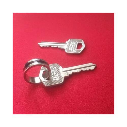 The Key (Gimmicks and Online Instructions) Magic Tricks Funny Close Up Magia Gimmick Props Amazing Key Linking Magia Magicians