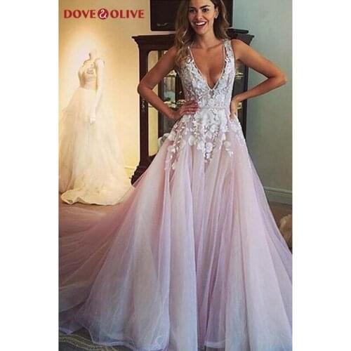 Sexy V Neck Elegant A-Line Wedding Dresses 2020 New Ivory Sleeveless Appliques Backless Princess Bridal Gowns vestido de noiva