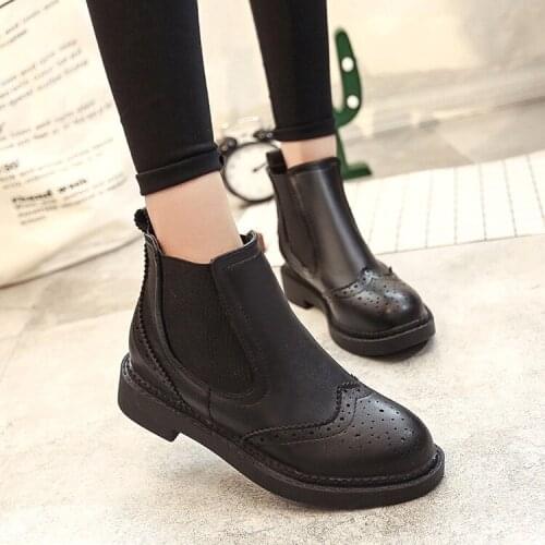 Short Boots Woman 2017 Winter New Pattern England Wind Chelsea Boots Woman Coarse Carving Cloth Locke Flat Bottom Martin Boots