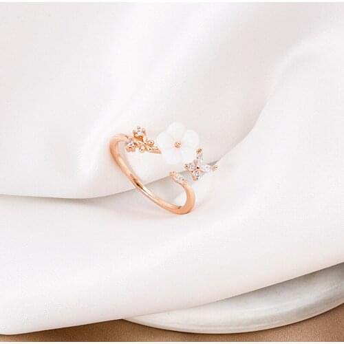 Beautiful White Shell Flower Charm Rings for Women Girl Gold Color Alloy Shiny CZ Zircon Floral Adjustable Open Ring Jewelry