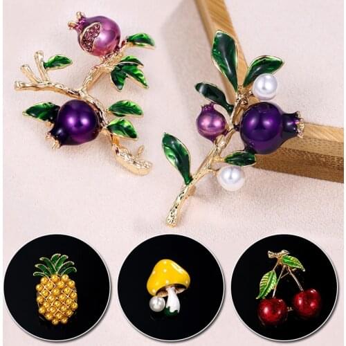 Cute Red Cherry Pineapple Brooches Women Girls Exquisite Crystal Rhinestone Lapel Pins Cartoon Fruit Brooches Party Jewelry Gift