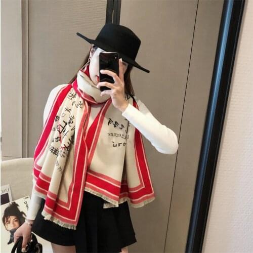Classic Ladies Girls Heart Love Printed Cashmere Wraps Scarf Shawl Poncho Kerchief Hijab Beach Female Pashmina Winter Warm Scarf