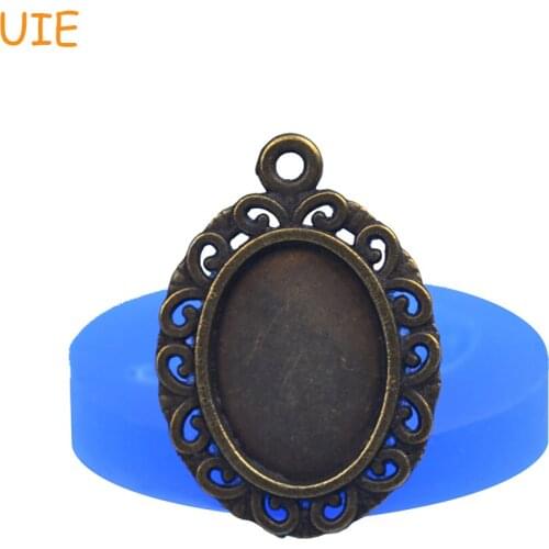 OYL044U 25.5mm Ornate Lace Frame Silicone Push Mold - Necklace DIY Mold - Cake Decoration, Craft, Wax Polymer Clay, Pendant Mold