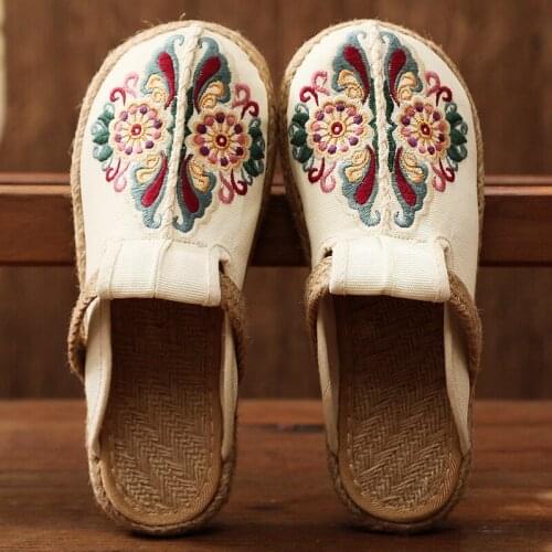 Women Ethnic Style Fashion Slippers Womens Antique Style Embroidery Slip-on Hand-Woven Flat Casual Shoes
