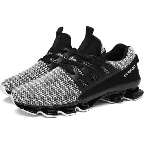 .2019 Men Vulcanized ShoesNew fashion and light Casual Comfort Sneakers Wear-resisting Non-slip Male Mesh Running Shoes