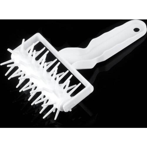 1pc Plastic Wheel Pizza Bread Needle Punchers Roller Pie Pastry Dough Pitter Durable Wooden Handle bakeware pizza Tool