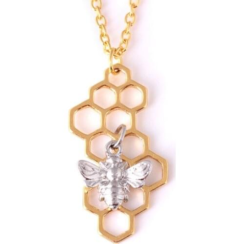 Cute Girl Gold Honeycomb Bee Charm Pendant Necklace Women Fashion Heart Honeycomb Choker Necklace Jewelry Party Girlfriend Gift