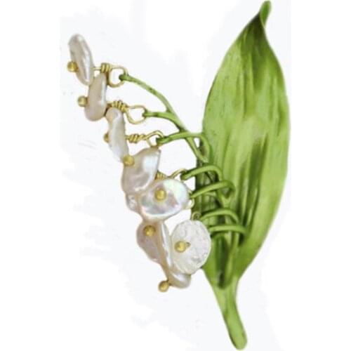 Elegant Women Natural Fresh Water Irregular Pearls Green Metal Calla Lily Unisex Enamel Brooch Lapel Pins Suit Dress Jewelry