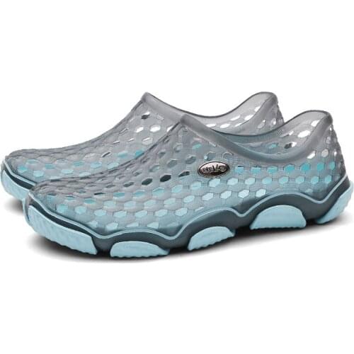 COWCOM 2021 Women Sandals Slipper Summer New Hole Shoes Mens Hollow Out Foot Cover Large Couple SANDALS BEACH SHOES CYL