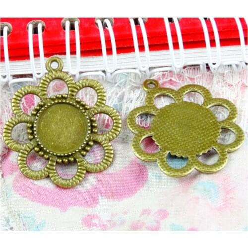 20pcs/lot Antique Bronze Color 12MM flower Base Charms Pendants for Necklace Jewelry Making DIY Jewelry Accessories