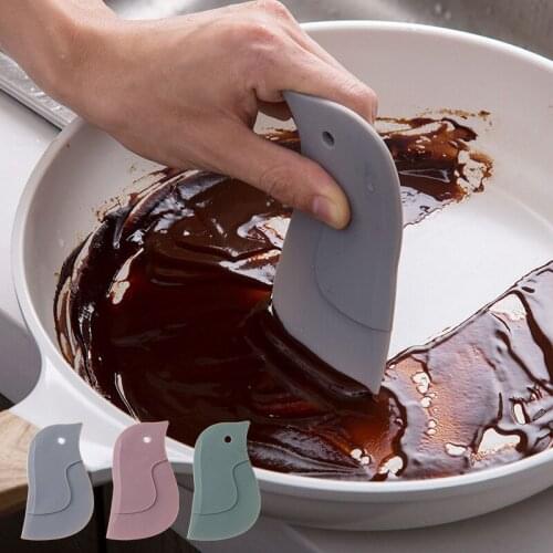 1PC 3 Colors Multi-function Oil Scraper Cartoon Kitchen Bathroom Stove Dirt Penguin Scraper Cake Baking Tool Oil Plate Scraper