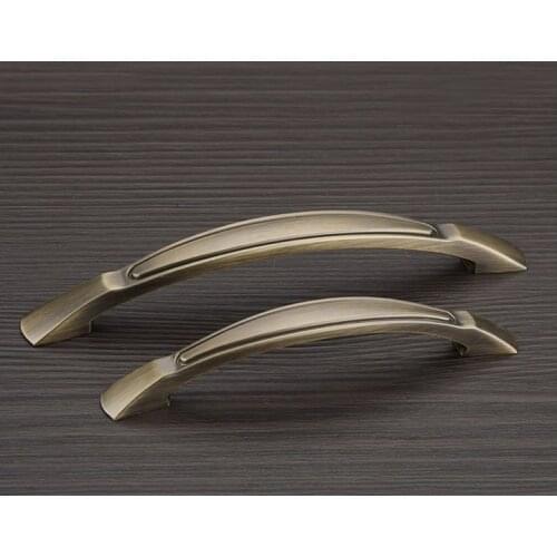 Classical Style Furniture Series Cupboard Door Knobs And Drawer Pull Handles Antique Bronze( C:C:96MM L:122MM )