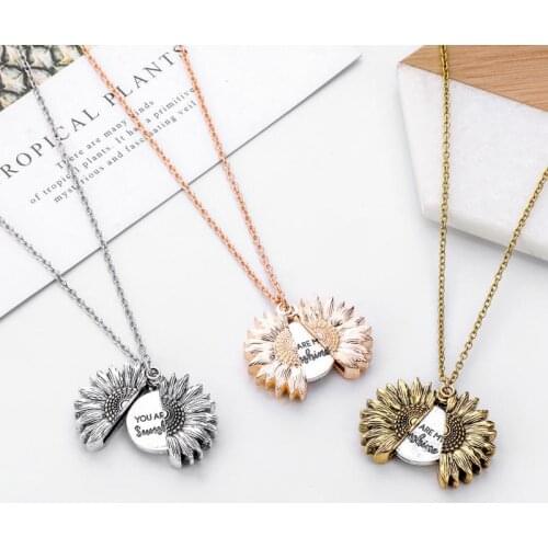 New Arrival 3 Colcr Sunflower Pendant Necklace Simple Jewelry Vintage 2019 Handmade Necklace Handmade For Women Gift Wholesale