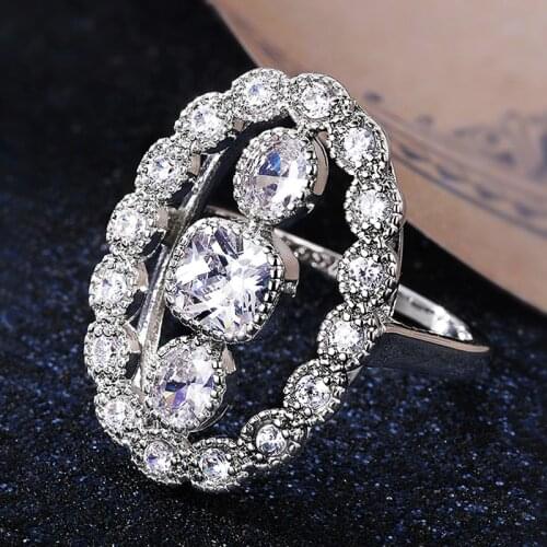 Huitan New Luxury Big Women Wedding Rings Silver Plated Inlaid Shiny Cubic Zirconia Graceful Female Party Ring Statement Jewelry