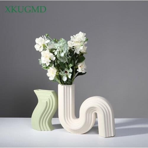 Hot New Products Ceramic Art Simple Vase Crafts Dried Flower Plant Arrangement Balcony Flower Pot Home Decoration Ornaments