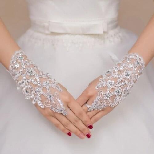 White/Red/Beige Bridal Gloves Elegant Short Paragraph Rhinestone White Lace Glove Beautiful Wedding Accessories