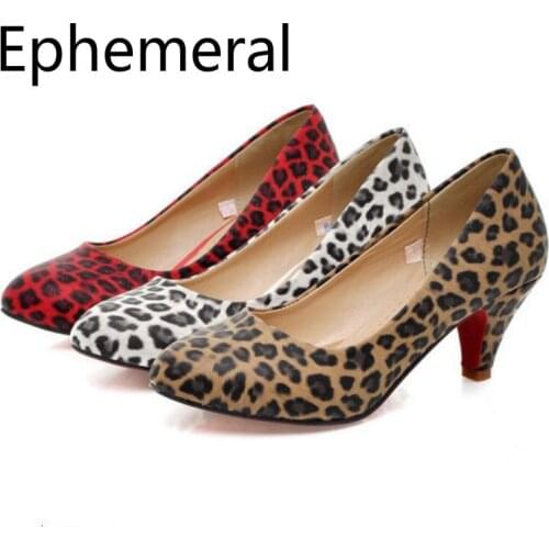 Women Leopard Printed Pumps Med Heel Pointy Toe Red Yellow White High Heel Shoes 43-3 19 Newest Style American Style Sexy Rome