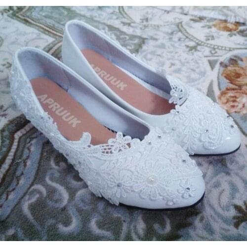 Wedges 3cm heel white lace wedding shoes woman fashion new design round toes slip on womans brides brdial low wedged heel shoes