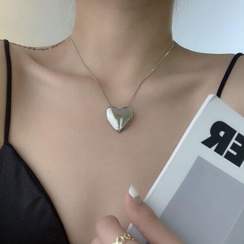 High Polished Love Heart Necklace for Women Simple Korean Style Collar Choker Jewelry Heart Pendant Necklace Girls Neck Chain
